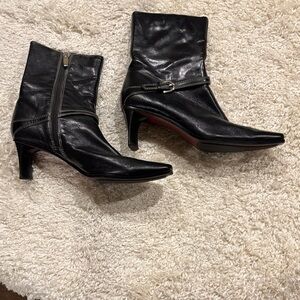 Parade Pointed-Toe Black Leather Mid-Heel Ankle Boots Size 7.5